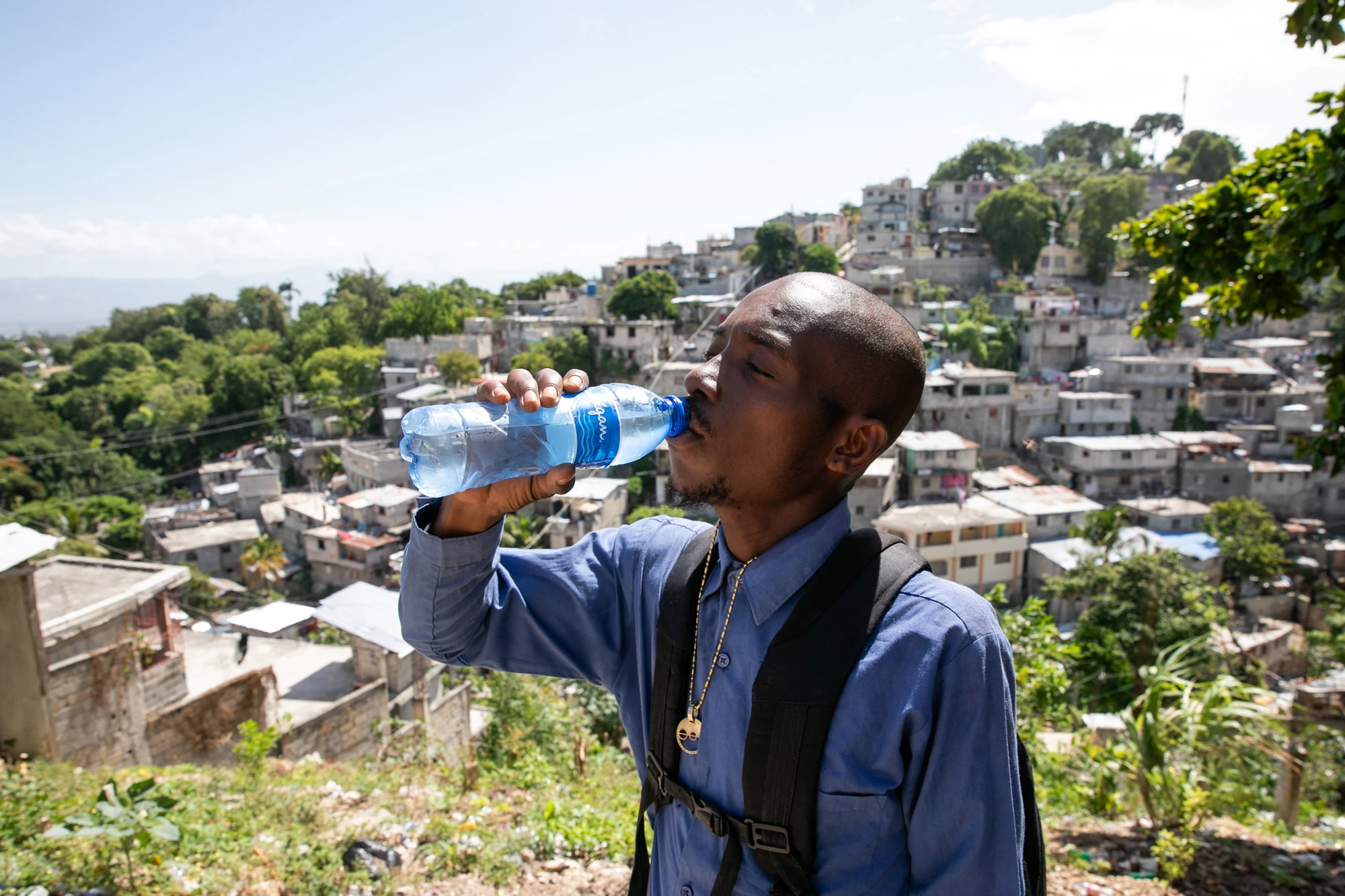 En Haïti, le secteur privé est un fournisseur essentiel d’eau potable, face à l’insuffisance des infrastructures publiques.